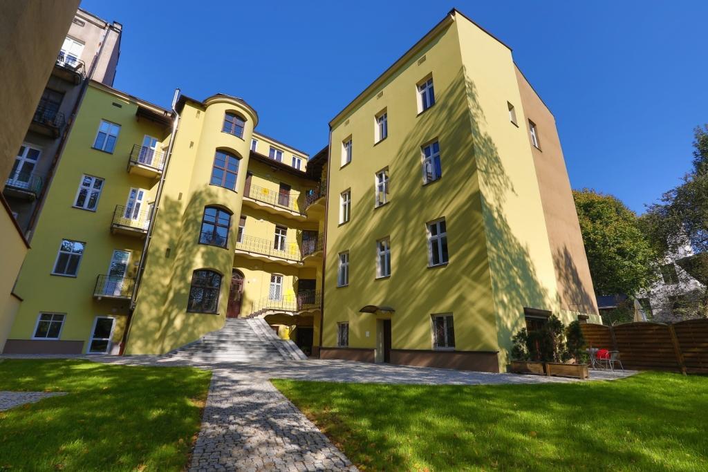 Apartment Garden View